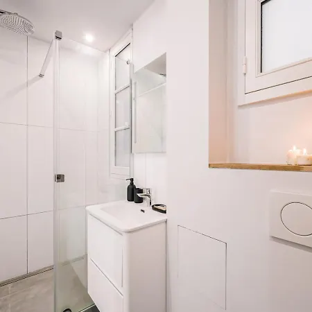 Soona - 3 A Invalides Apartman *